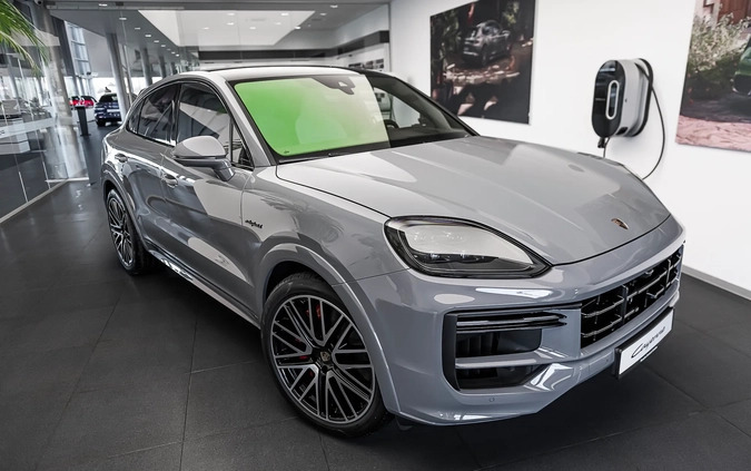 Porsche Cayenne cena 1091457 przebieg: 10, rok produkcji 2023 z Jedwabne małe 742